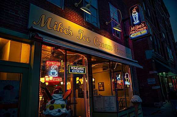 NEON_017_1_C_16b_©_Richard_Hyde__DSC5375