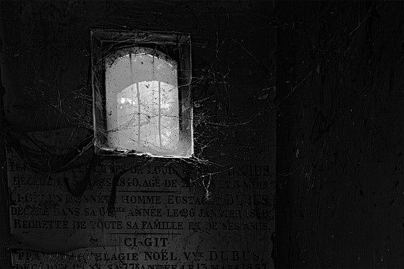 Paris Crypt  1 A   BW  ©   Richard Hyde  2023