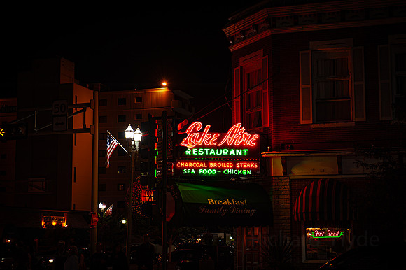 Lake Aire  neon  01  1  C  16b  ©  Richard Hyde  2024