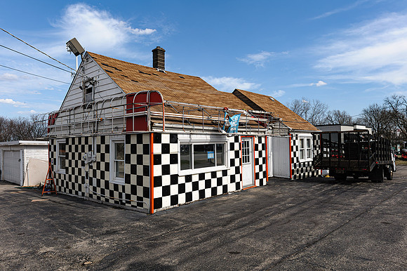 Used Building  1  C 8b  ©  Richard Hyde  2023