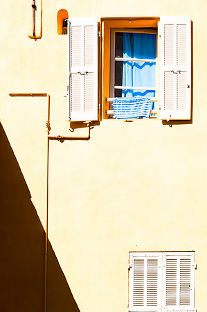 Aix Wndw 1  C  ©  Richard Hyde  2023