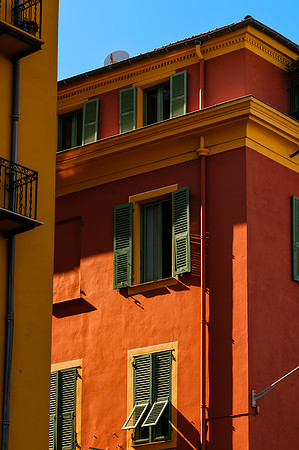 Nice Shutters  1  C  8b  ©  Richard Hyde  2023