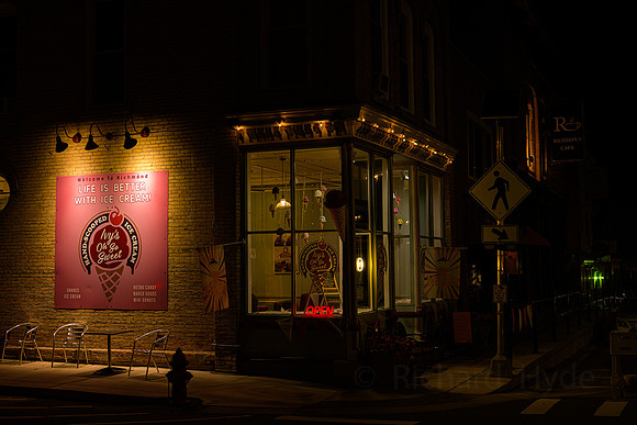 Ivy's - Richmond  2  ©  Richard Hyde  2023